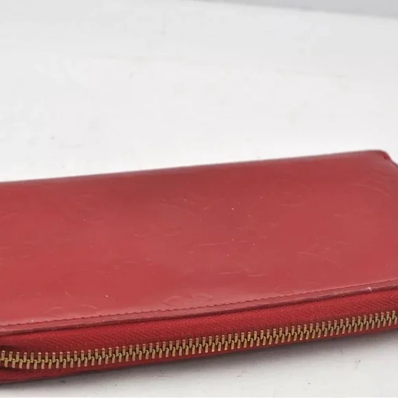 Authentic Louis Vuitton Vernis Zippy Wallet Long Purse Red.